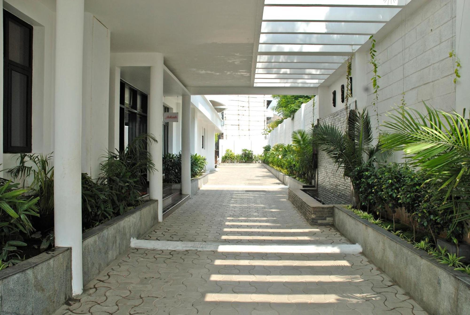 Arpanaa Hotel Tiruvannamalai Ngoại thất bức ảnh