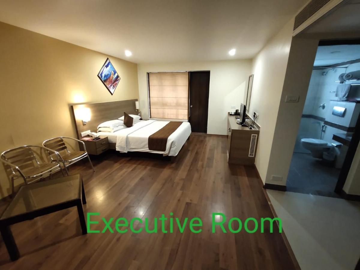 Arpanaa Hotel Tiruvannamalai Ngoại thất bức ảnh